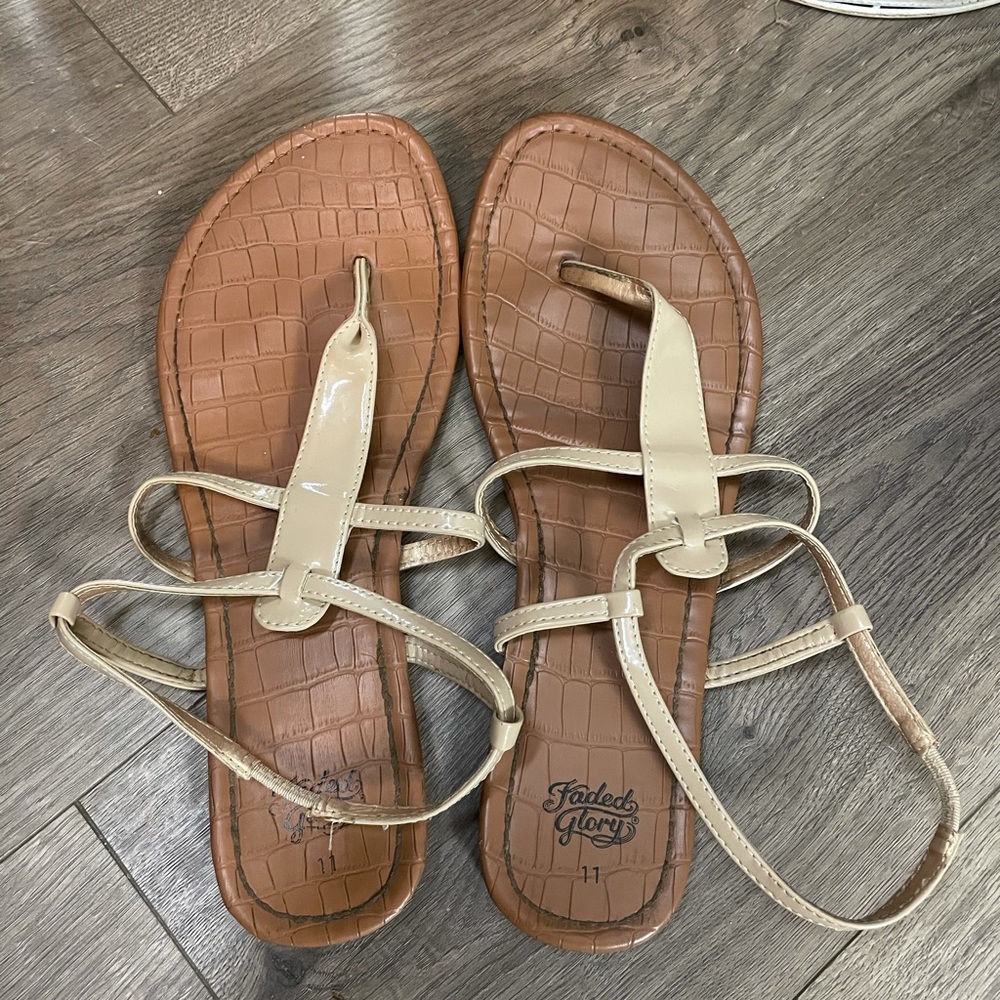 Cute strappy sandals - Picture 6 of 6